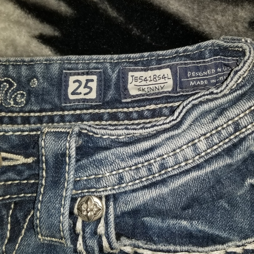Miss me Shorts - Picture 4 of 4